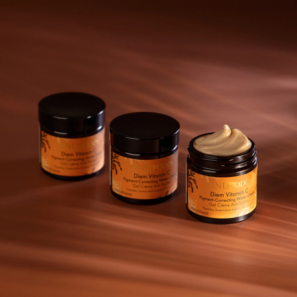 ANTIPODES DIEM Bőrtónusjavító water krém C-vitaminnal