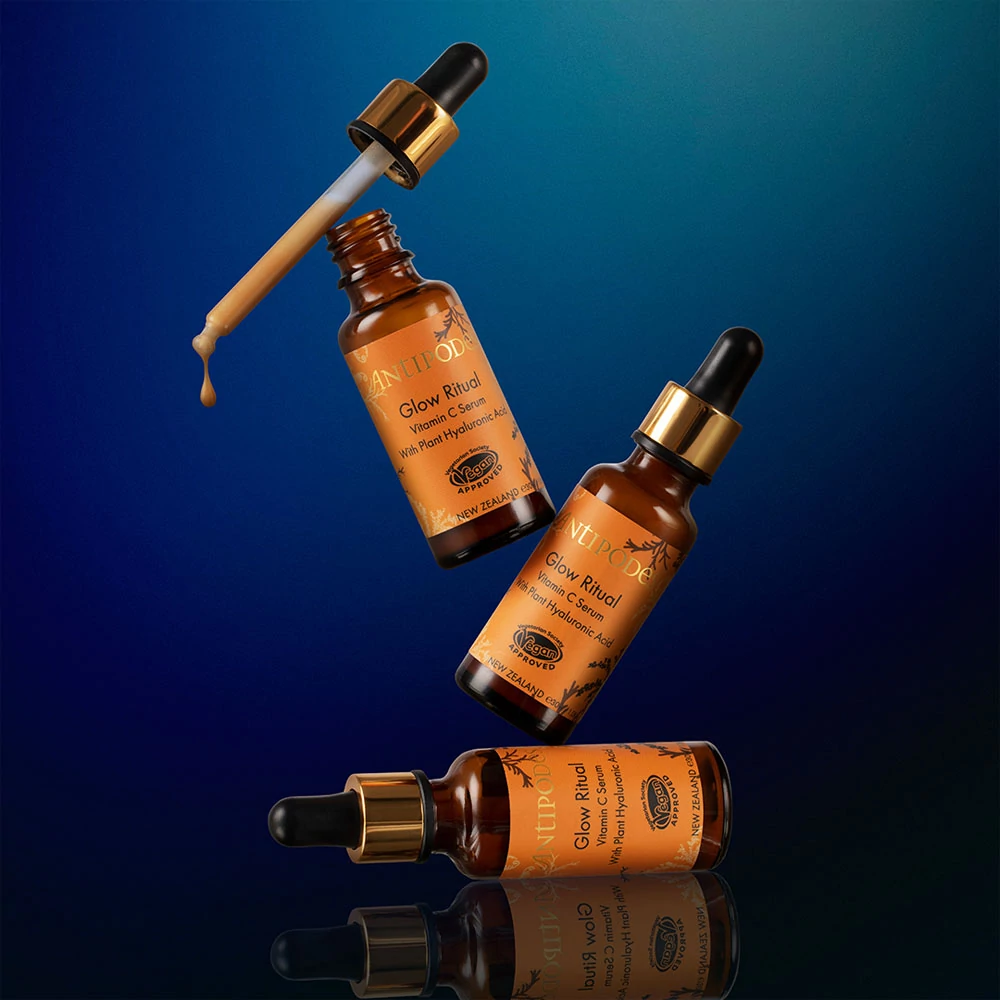 ANTIPODES GLOW RITUAL C-vitamin szérum hialuronsavval