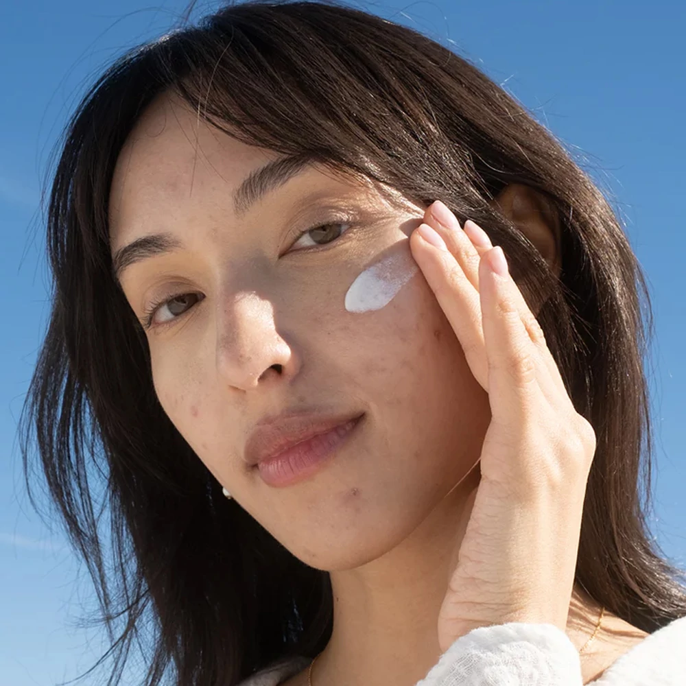 COOLA CLEAR SKIN OLAJMENTES HIDRATÁLÓ ARCKRÉM SPF30 FÉNYVÉDELEMMEL