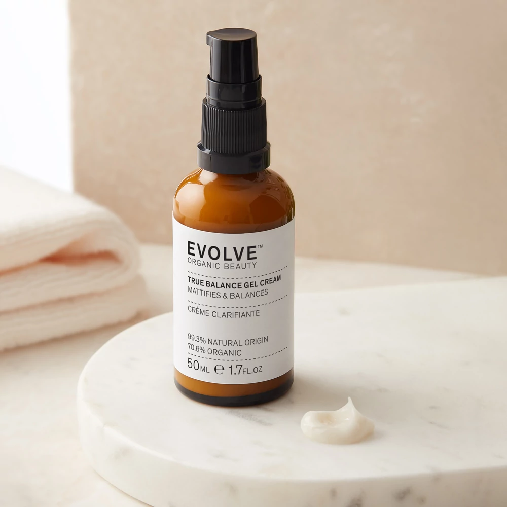 EVOLVE TRUE BALANCE Gélkrém hialuronsavval és peptiddel kombinált/olajos bőrre