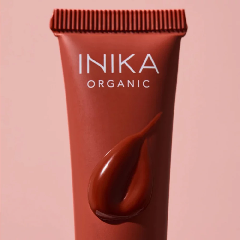 INIKA Organic Színezett Ajakápoló Szérum Peptiddel és Ceramiddal