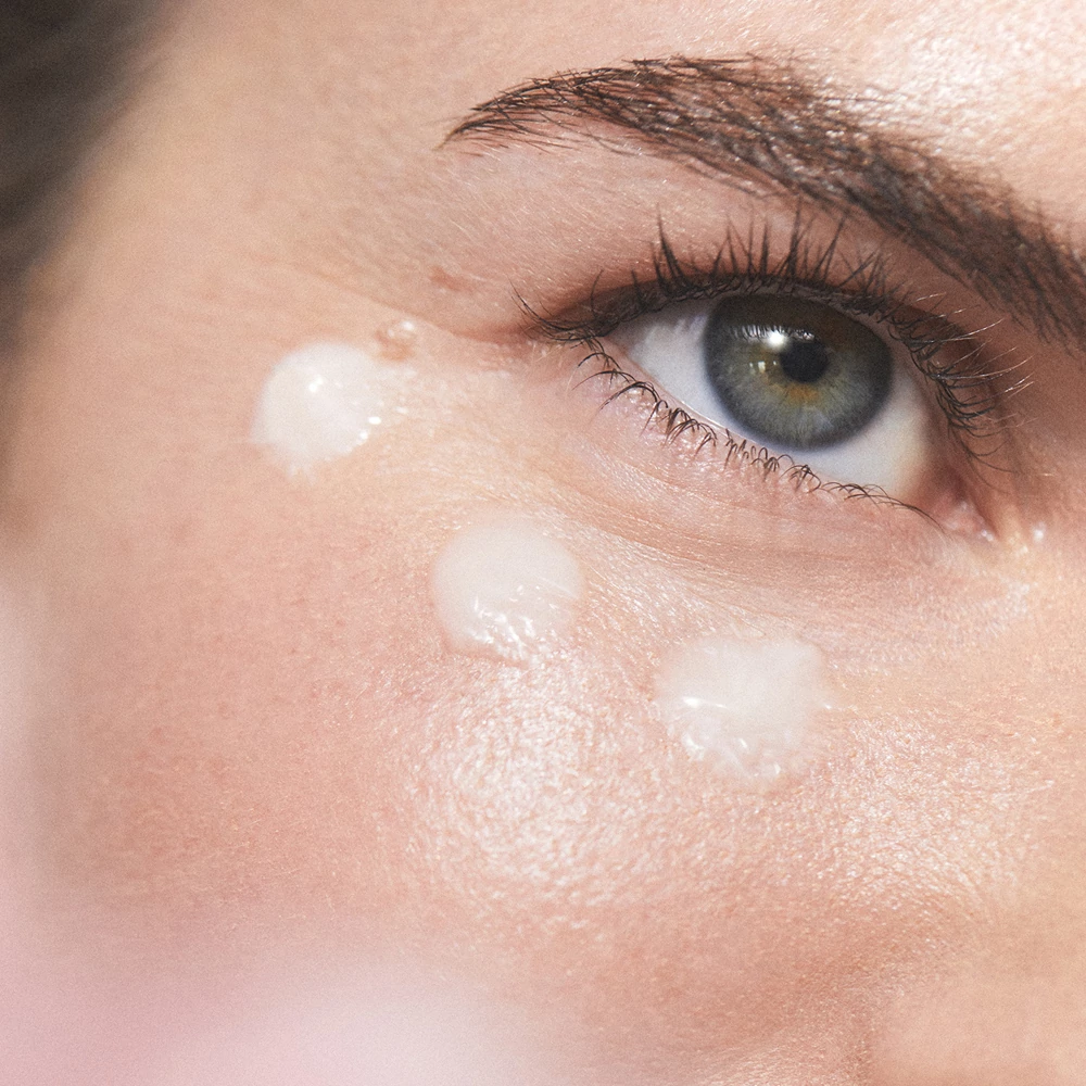 KORA ORGANICS Berry Bright C vitaminos szemkörnyékápoló