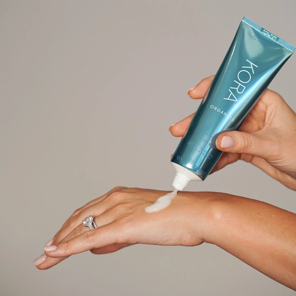 KORA ORGANICS Éjszakai maszk - noni gyümölccsel