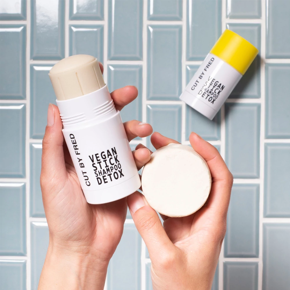 CUT BY FRED Detox Sampon Stick irritált fejbőrre