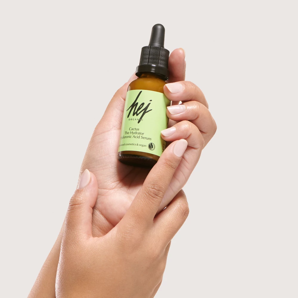 HEJ ORGANIC THE HYDRATOR Arcápoló szérum hialuronsavval