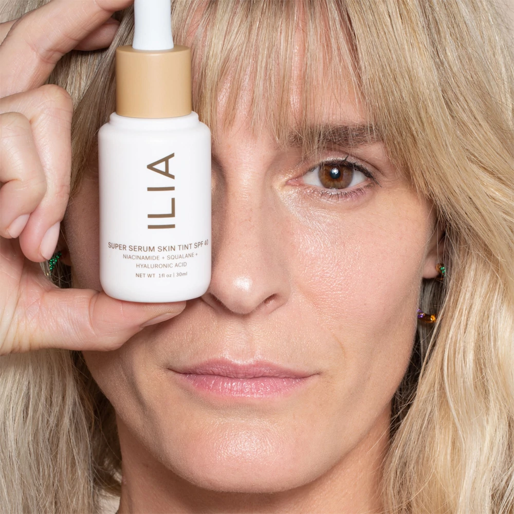 AKCIÓS | ILIA BEAUTY Super Szérum alapozó SPF 30 fényvédelemmel