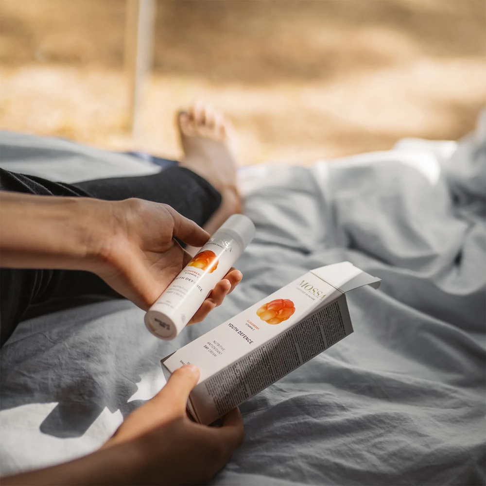 MOSSA YOUTH DEFENCE Tápláló nappali krém törpemálnával és C vitaminnal