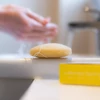Kép 5/6 - KONJAC SPONGE MANDALA ARCSZIVACS SÁRGA KAOLIN AGYAGGAL