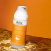 Kép 4/6 - REN Ragyogást fokozó C-vitaminos nappali gélkrém