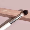 Kép 2/5 - ILIA BEAUTY Satírozó ecset