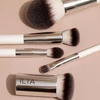 Kép 4/4 - ILIA BEAUTY Finishing Púder ecset