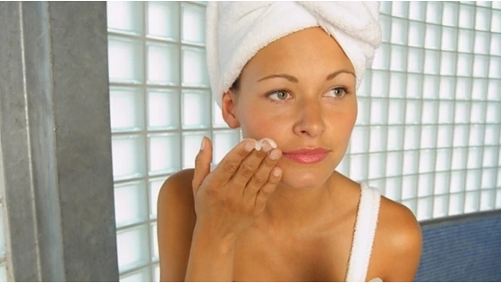 Bőröregedés-gátlás 20 éves kortól: nem túlzás ez?