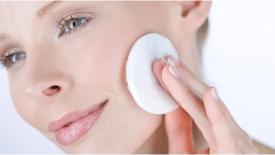 Hogyan tisztítsd és hidratáld egyszerre az arcod?