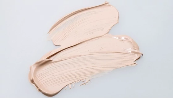 A nyári sminkek alapja a színezett hidratáló