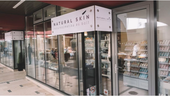 Új nevet kapott a kozmetika és bolt!