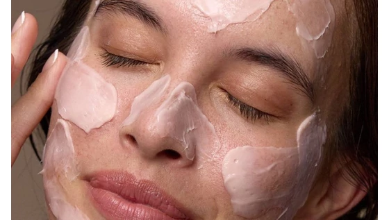 Őszi bőrápolás - Mélyhidratáló és hámlasztó kisokos