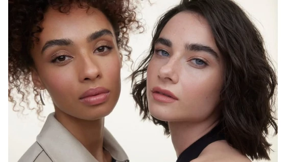 Tavaszi beauty újdonságok 2026: Wonderblush sminkek és kapszula neszesszered kialakítása