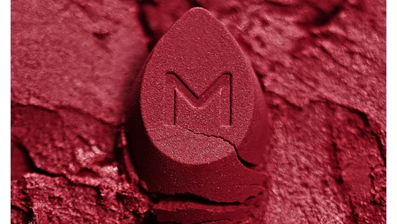 ITT A PIROS, HOL A PIROS?