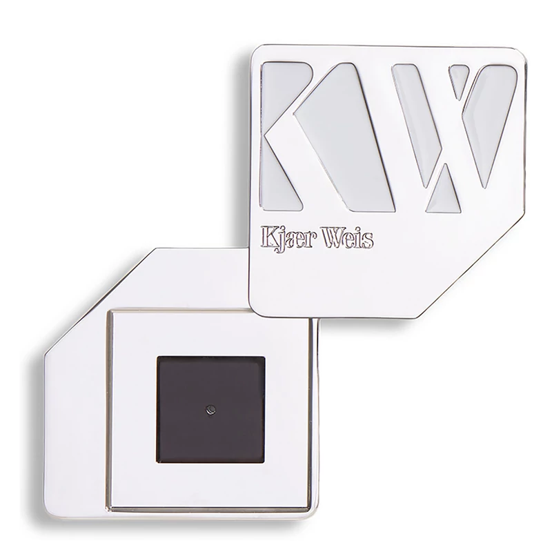 KJAER WEIS Iconic Edition kompakt csomagolás Krémes alapozó